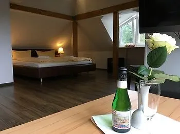 Schroeders Stadtwaldhotel 호텔