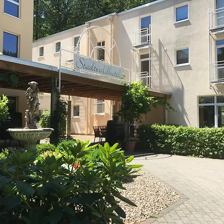 Schroeders Stadtwaldhotel 호텔