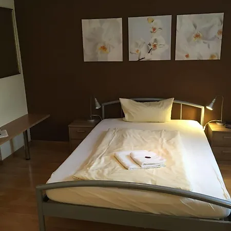 Schroeders Stadtwaldhotel 호텔