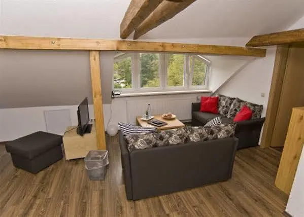 מלון Schroeders Stadtwaldhotel 3*