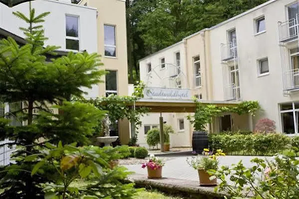 מלון Schroeders Stadtwaldhotel 3*