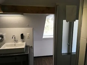 מלון Schroeders Stadtwaldhotel