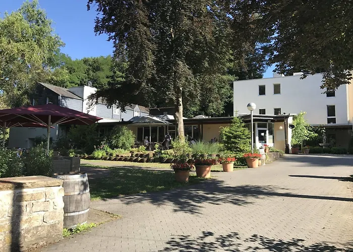 Schroeders Stadtwaldhotel מלון