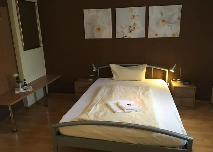 Schroeders Stadtwaldhotel מלון