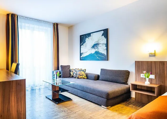 מלון Schroeders Stadtwaldhotel טרייר